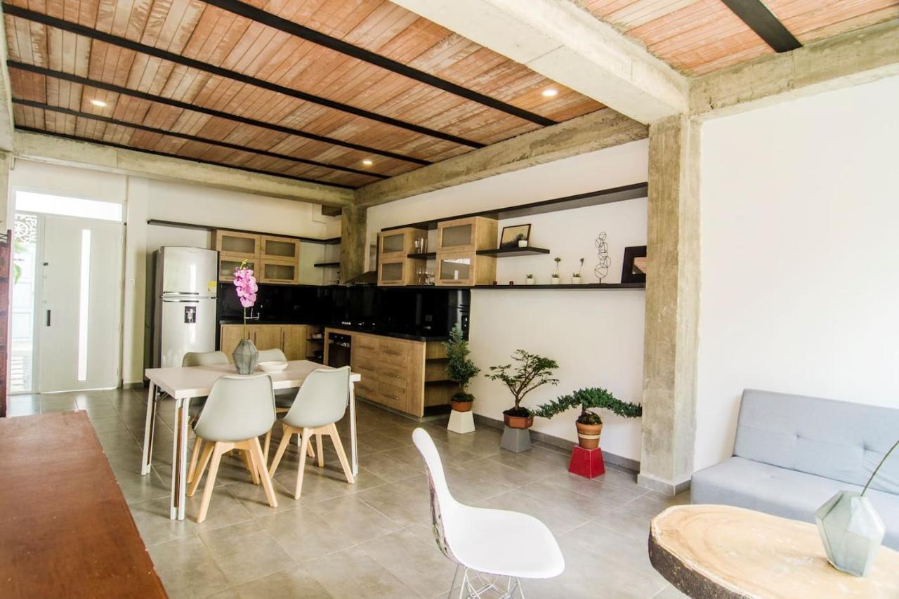 Moonshine Boutique Hostal 칼리 외부 사진